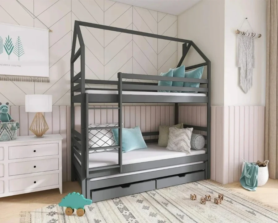 Dunkelgraues Kinder-Hausbett als Etagenbett mit gemütlicher Dekoration in hellem Kinderzimmer.