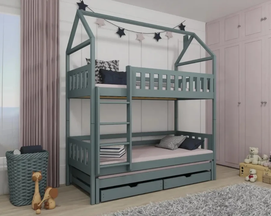 Graublaues Etagenbett in Hausform mit drittem Schlafplatz und Schubladen im modernen Kinderzimmer.