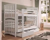 Klassisches weißes Etagenbett aus Holz mit zwei Auszugsschubladen für das Kinderzimmer.