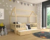 Gemütliches Hausbett aus Massivholz mit Rausfallschutz und ausziehbarer Bettschublade im Sternen-Zimmer.