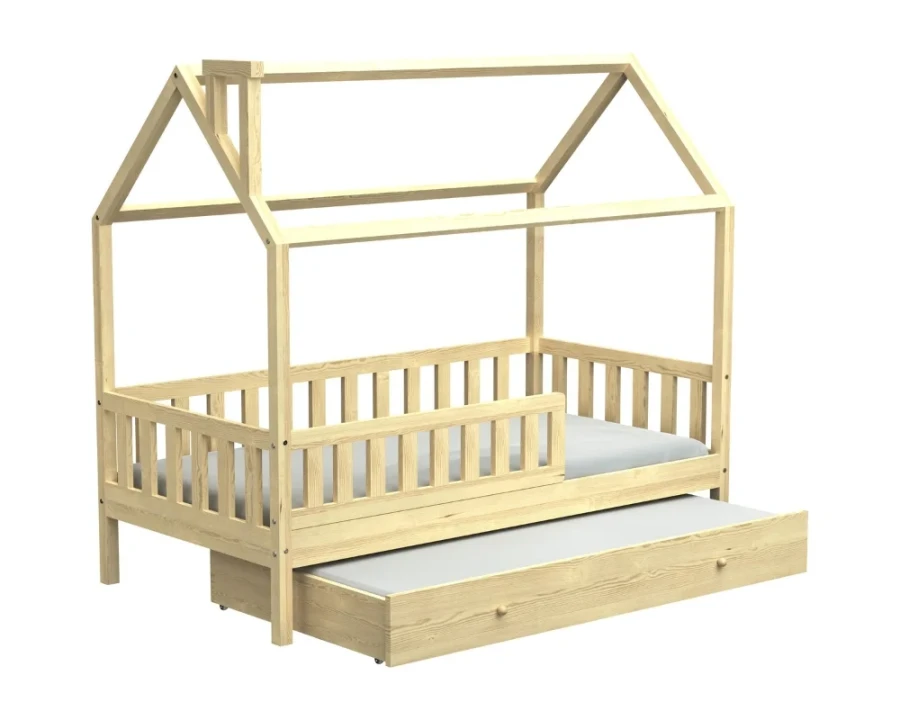 Hausbett-Gestell aus hellem Holz mit praktischer Ausziehfunktion und Rausfallschutz auf weißem Grund.