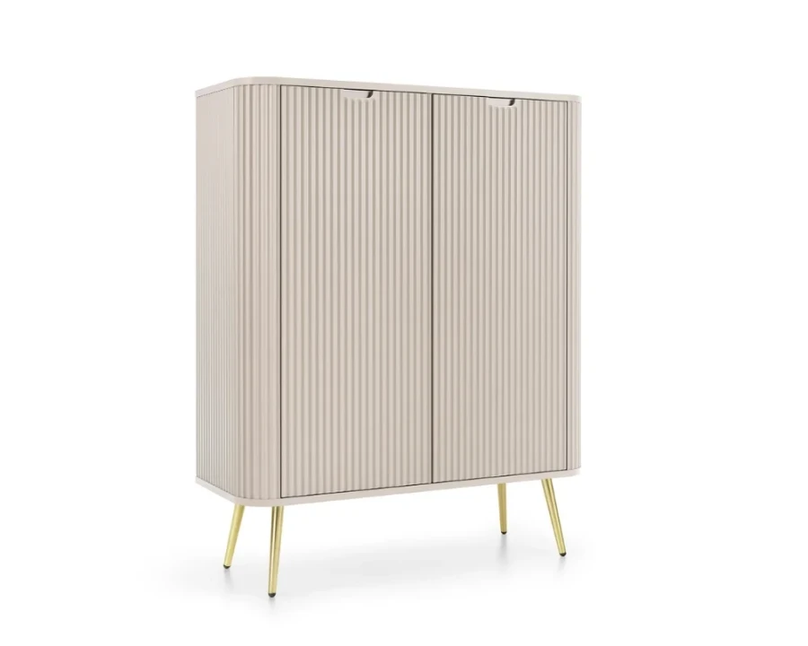 Elegantes Highboard in Sandbeige mit vertikalen Rillen und goldenen Füßen.