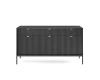 Frontansicht des schwarzen Novo Sideboards N-04 mit eleganter Riffelfront und Goldgriffen.