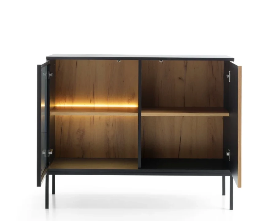 Offenes Sideboard in Schwarz und Eiche mit integrierter LED-Beleuchtung und viel Stauraum.