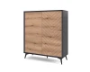Zweitüriges Highboard in Eiche-Optik mit dekorativem Fischgrätenmuster und schwarzen Beinen.
