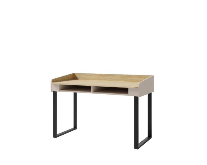 Moderner Schreibtisch der ALBI Kollektion mit Holzoptik und schwarzen Metallbeinen.