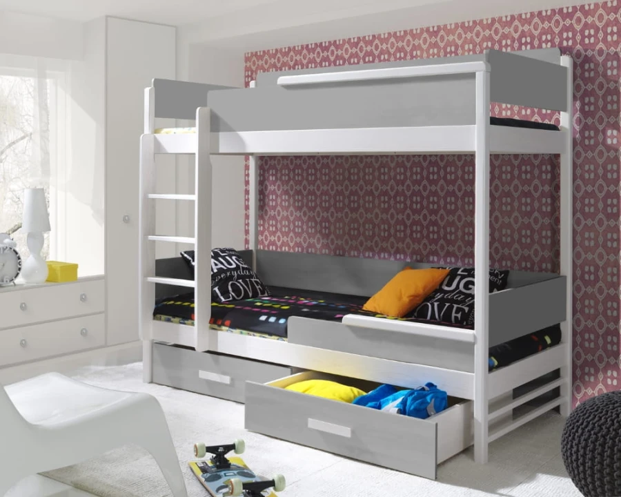 Weiß-graues Etagenbett im Kinderzimmer mit praktischen Schubladen und bunter Bettwäsche.
