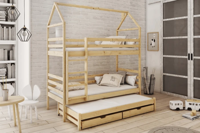 Ingerichte kinderkamer met huis-stapelbed en uitschuibare logeerbed.