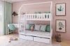 Modern wit huis-stapelbed met bureau en groene accenten