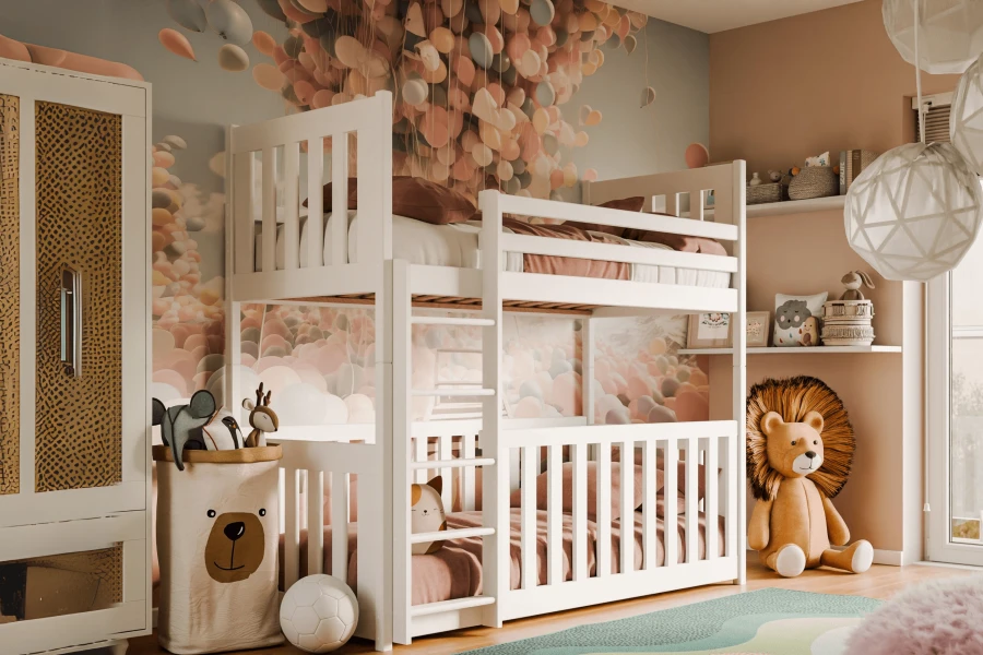 Wit stapelbed in de speelse kinderkamer met luchtballon-behang en grote pluche leeuw.