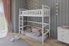 Weißes Hochbett aus Holz mit gemütlicher Kuschelecke unter der Liegefläche im Kinderzimmer.