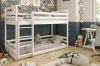 Modern wit stapelbed voor kinderen in een stijlvol ingerichte kamer met blauwe muur.