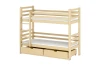 Stapelbed van grenenhout met ladder en twee praktische bedladen voor opbergruimte, natuurlijke afwerking.