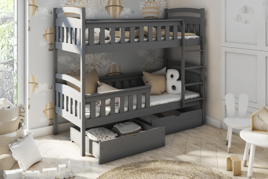 Modern eingerichtetes Kinderzimmer mit grauem Hochbett und gemütlicher Dekoration.