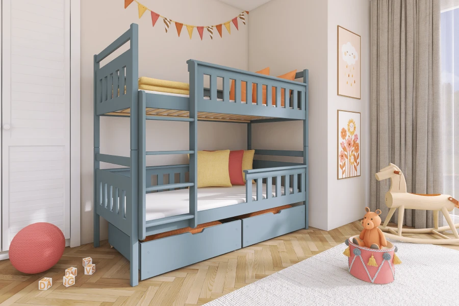 Blaues Kinder-Stockbett in einem hellen Kinderzimmer mit Schaukelpferd und bunten Kissen.