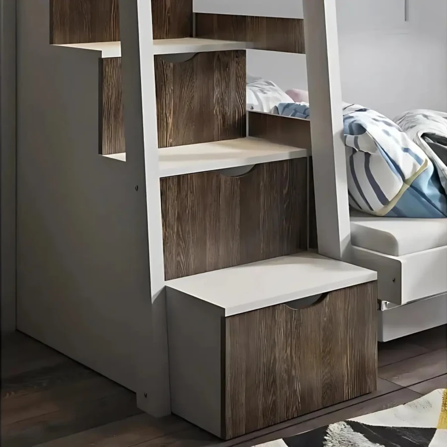 Treppe für Hochbett mit integrierten Schubladen in Holzoptik und Weiß.