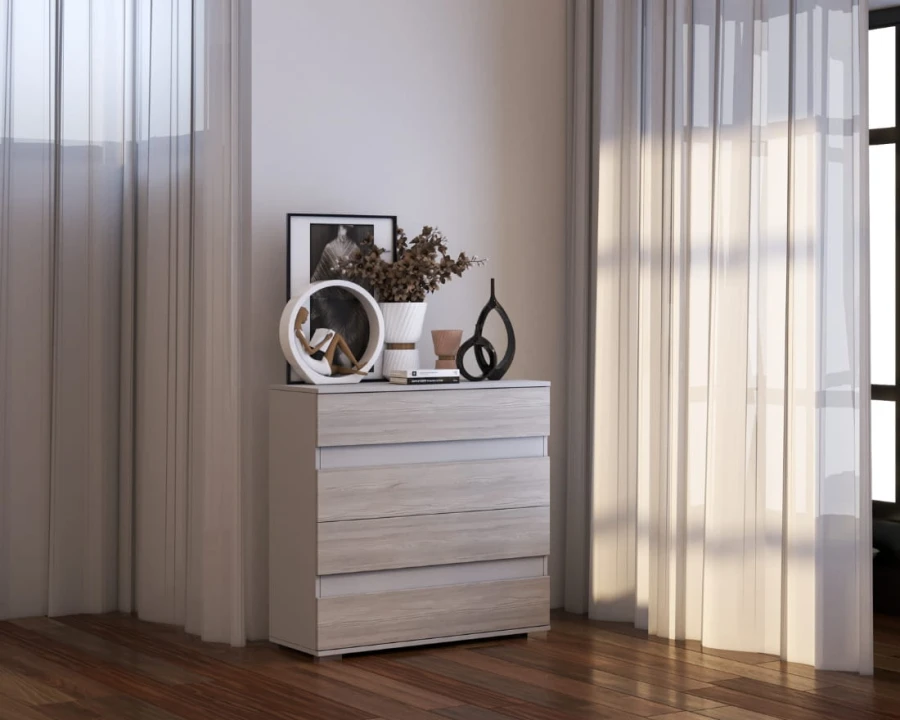 Stilvolle Kommode in Holzoptik mit moderner Dekoration in einem hellen Ambiente.