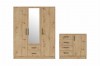 3-türiger Kleiderschrank mit Spiegel und passende Kommode in Eiche-Optik mit schwarzen Griffen.