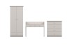 Modernes Möbelset in Beige bestehend aus Kleiderschrank, Schreibtisch und Kommode.