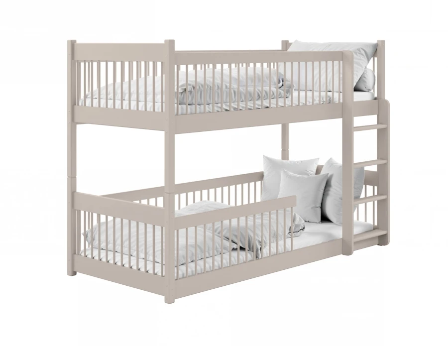 Etagenbett aus Holz in Beige mit Leiter und Rausfallschutz, Produktansicht auf weißem Hintergrund.