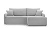 Hellgraues Ecksofa mit Ottomane rechts und Dekokissen auf weißem Hintergrund.