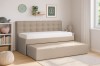 Gemütliches Kinderzimmer mit dem beigen Rica Sofa inklusive praktischem Ausziehbett.