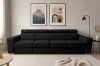 Großes schwarzes 4-Sitzer Sofa im modern eingerichteten Wohnzimmer.