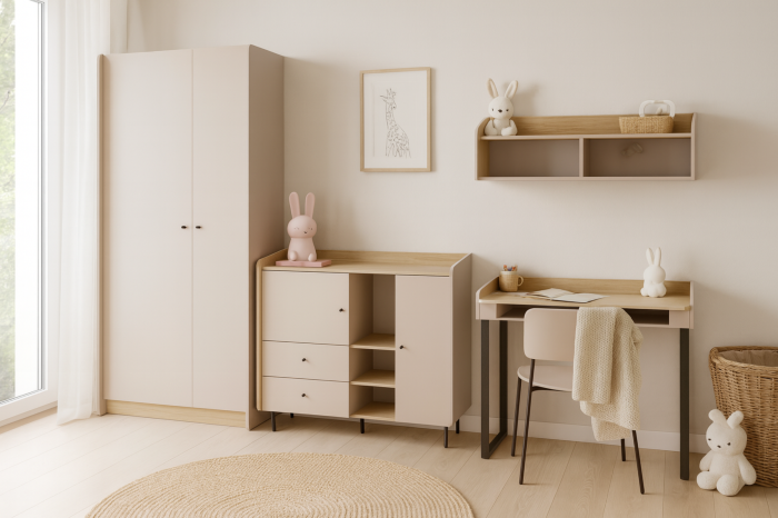 Modernes Kinderzimmer-Set in Beige mit Kleiderschrank, Kommode und Schreibtisch im skandinavischen Design.