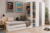 Weißes Funktionsbett im Jugendzimmer mit Kleiderschrank-Regal-Kombination und Weltraum-Deko.