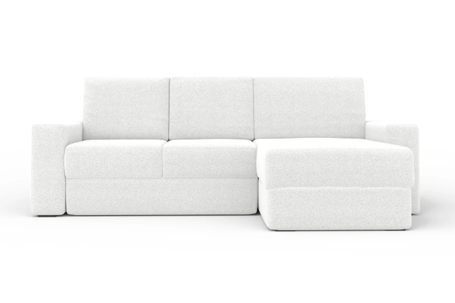 Minimalistisches weißes Ecksofa mit Bouclé-Bezug und Recamiere auf weißem Grund.
