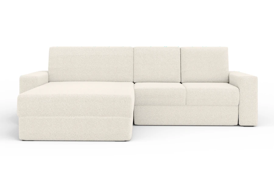 Ecksofa mit Recamiere in Creme aus Bouclé-Stoff auf weißem Hintergrund