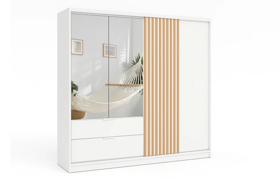 Weißer Kleiderschrank mit Schiebetüren, Spiegelfront und dekorativen Holzlamellen.