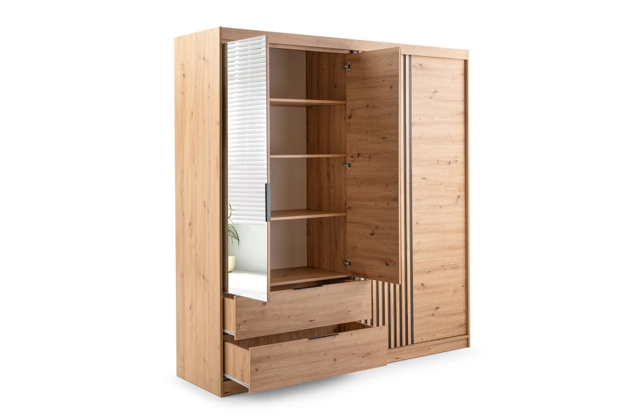 Offener Kleiderschrank in Eichenoptik mit Regalfächern und ausgezogenen Schubladen.