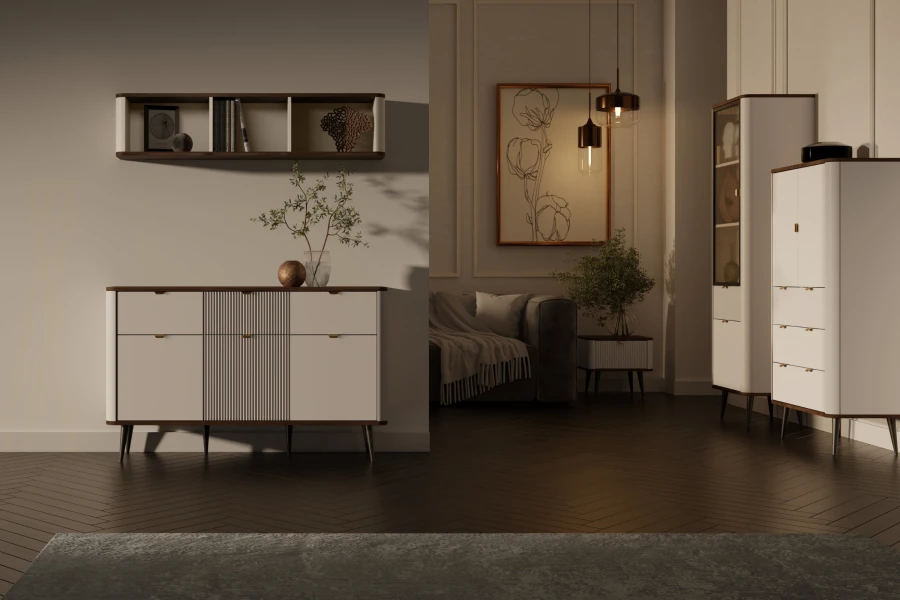 Gemütliches Wohnzimmer mit beigem Sideboard, Vitrine und Wandregal auf dunklem Fischgrätparkett.