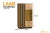 Maßangaben für die Lami Vitrine 04 in Eiche-Optik: 90 cm Breite, 159,2 cm Höhe und 40 cm Tiefe.