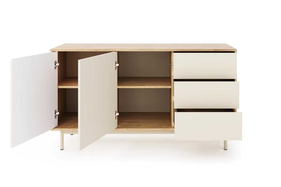 Geöffnetes Sideboard mit Einlegeböden und Schubladen zeigt den praktischen Stauraum.