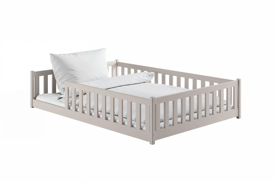 Modernes Kinderbodenbett in Beige mit hohem Rausfallschutz aus massivem Kiefernholz.