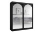 Moderner Schwebetürenschrank in Schwarz mit zwei großen Spiegeln in Bogenform.