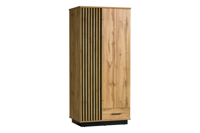Moderner Kleiderschrank Lami 01 in Eiche mit dekorativen schwarzen Lamellen und Schublade.