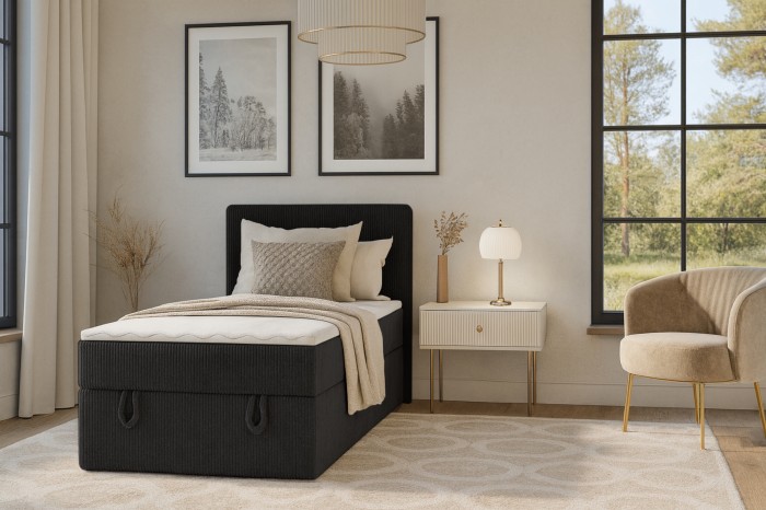 Stijlvol ingerichte slaapkamer met het zwarte boxspringbed Denis Mini.