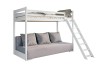 Modernes weißes Hochbett mit Schlafsofa und stabiler Leiter vor weißem Grund.