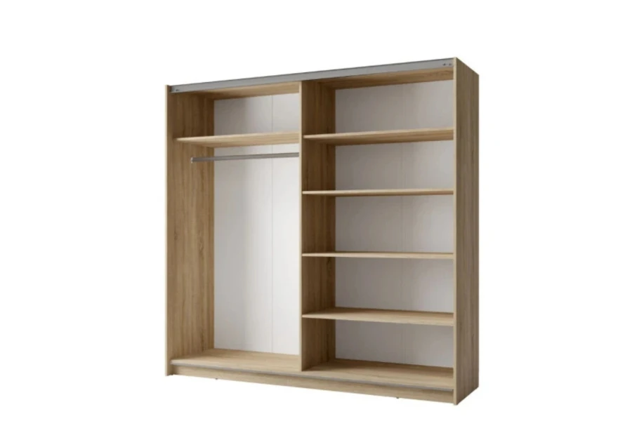 Innenraum eines Kleiderschranks mit Regalböden und Kleiderstange.