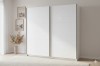 Eleganter weißer Schwebetürenschrank – minimalistisches Design für Ihr Zuhause.