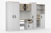 Moderne Schreibtisch-Schrank-Kombination in Weiß und Eiche mit grauen Griffen.