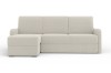 Modernes beiges Ecksofa mit Recamiere vor weißem Hintergrund.