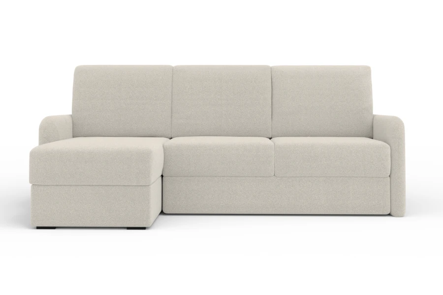 Beiges Ecksofa in Frontansicht vor weißem Hintergrund für Produktpräsentation.
