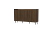 Dunkles Sideboard in Nussbaum-Optik mit vertikalen Rillen und schwarzen Metallfüßen.