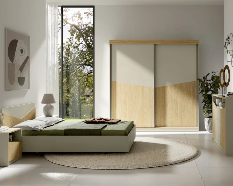 Modernes Schlafzimmer-Set in Hellgrau und Eiche mit Schiebetürenschrank und minimalistischem Bett.