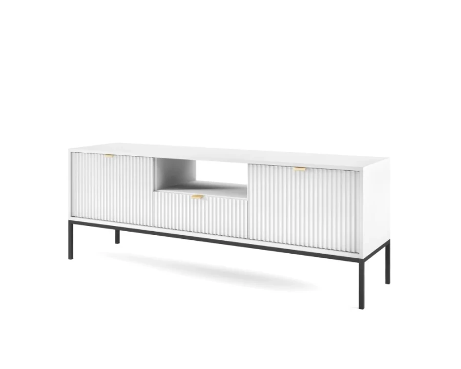 Modernes weißes TV-Lowboard mit Rillenfront und schwarzen Metallfüßen