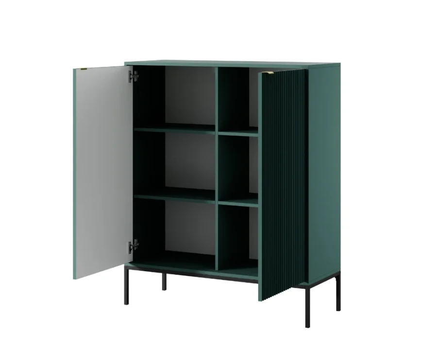 Geöffneter grüner Highboard-Schrank zeigt sechs geräumige Innenfächer für viel Stauraum.